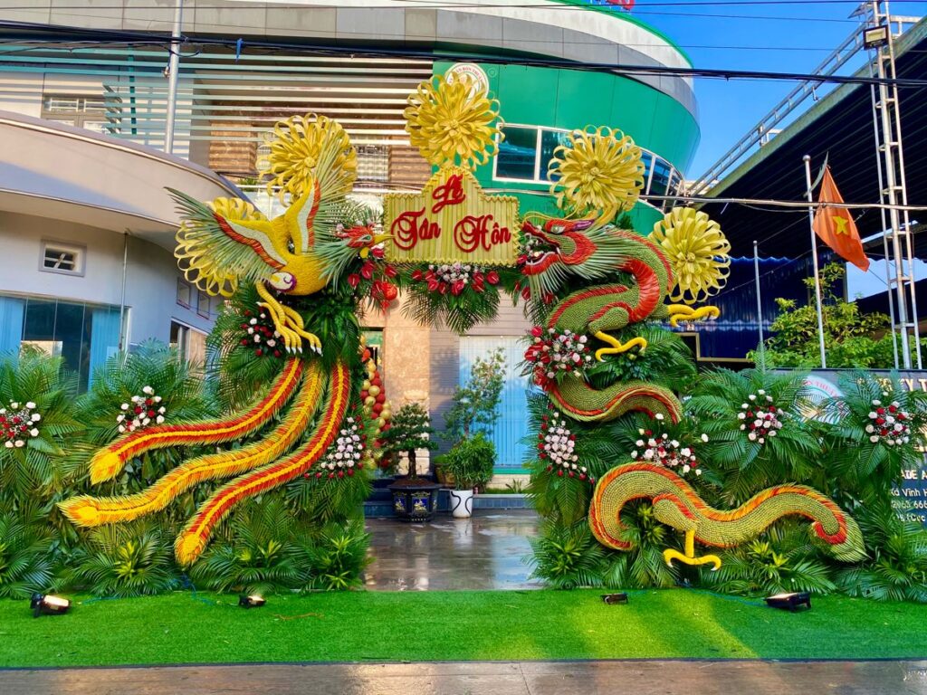 Thiết kế cổng cưới rồng phụng